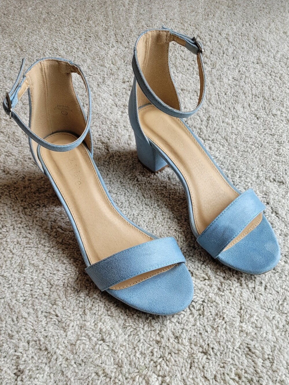Comfortable & Stylish Blue Suede Block Heels, Ankle Straps 7 1/2 Awesome Color!